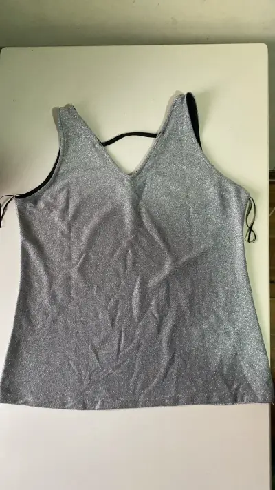 Polera sin mangas plateada / Top - miniatura 4