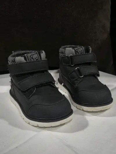 Zapatos infantiles negros con velcro talla 22 - miniatura 3