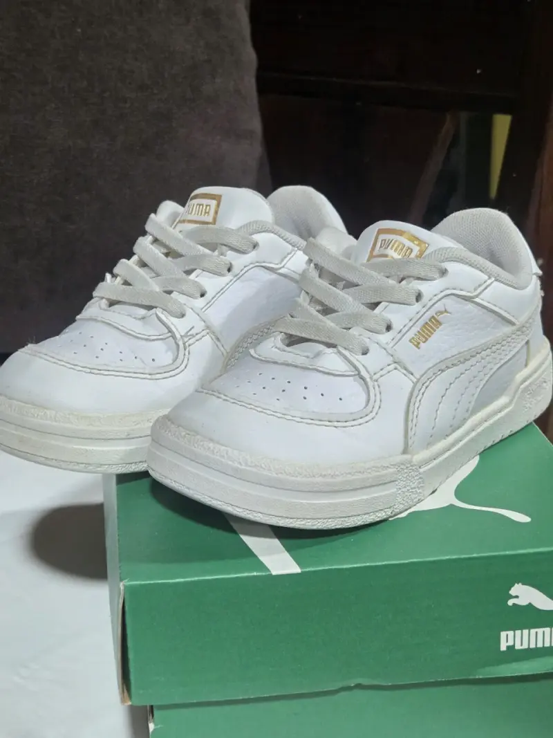 Zapatillas blancas Puma infantiles - 2