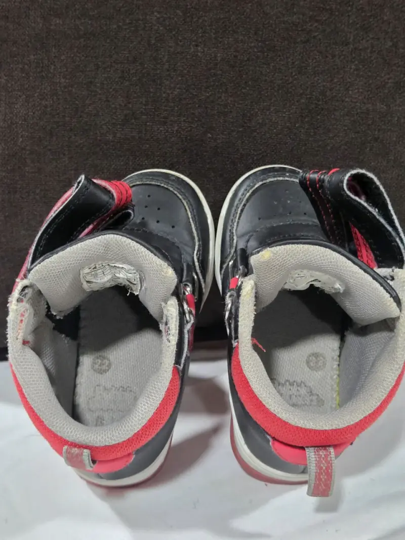 Zapatillas Bubblegummers negras y rojas - 4