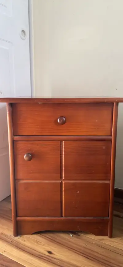 Velador de madera con cajones - miniatura 1