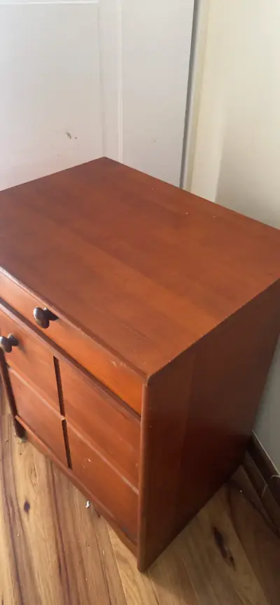 Velador de madera con cajones - miniatura 2