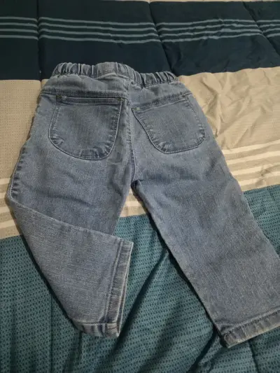 Pantalón de mezclilla infantil - miniatura 2
