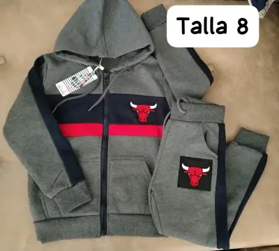 Conjunto deportivo para niño - miniatura 4