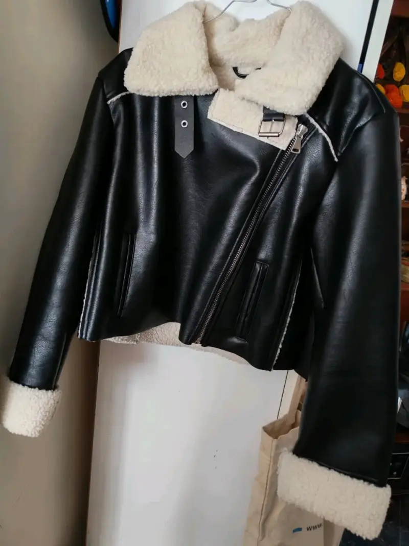 Chaqueta de cuero negra con forro - 2