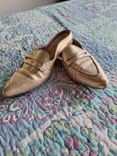 Mocasines dorados de mujer - miniatura 1