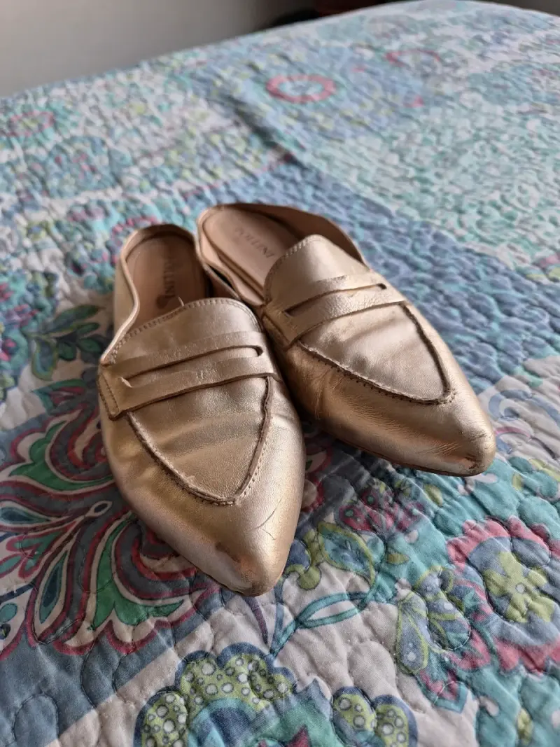 Mocasines dorados de mujer - 2
