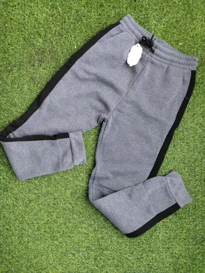Pantalones deportivos negro con gris - miniatura 2