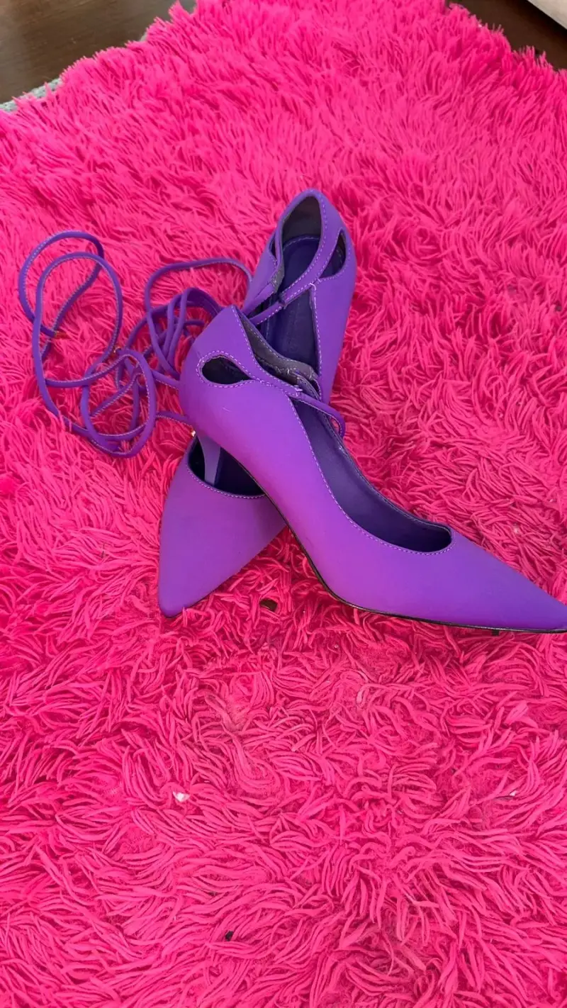 Zapatos morados de tacón alto - 2