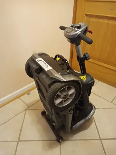 Scooter eléctrico plegable - miniatura 1