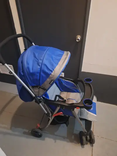 Coche de bebé azul compacto - miniatura 2