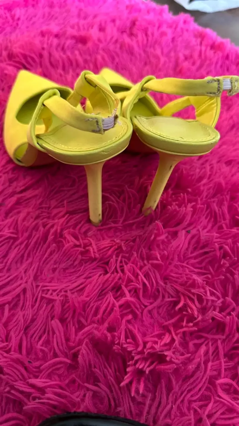 Zapatos de tacón amarillos - 3