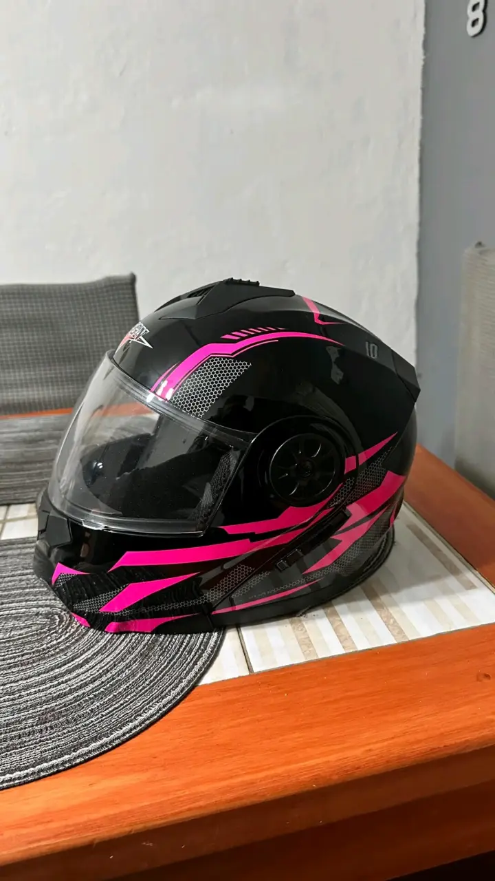 Casco de moto negro y fucsia - 4