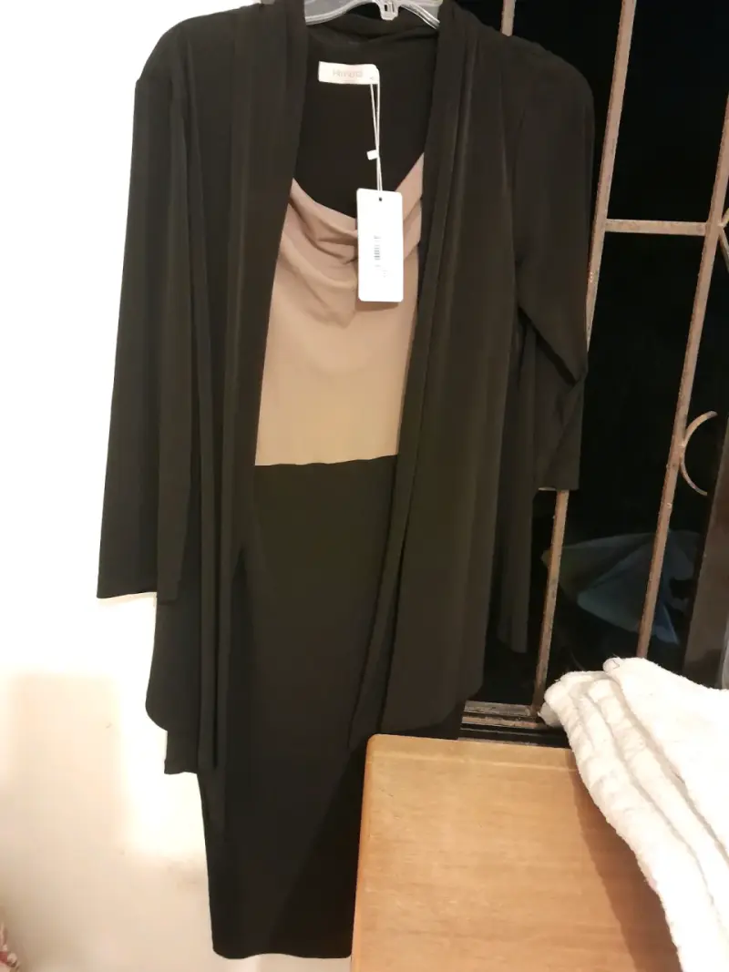 Jersey gris con blusa gala - 3