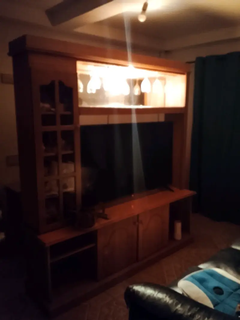 Mueble de sala con vitrina - 1