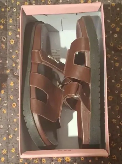 Sandalias marrones de cuero - miniatura 1