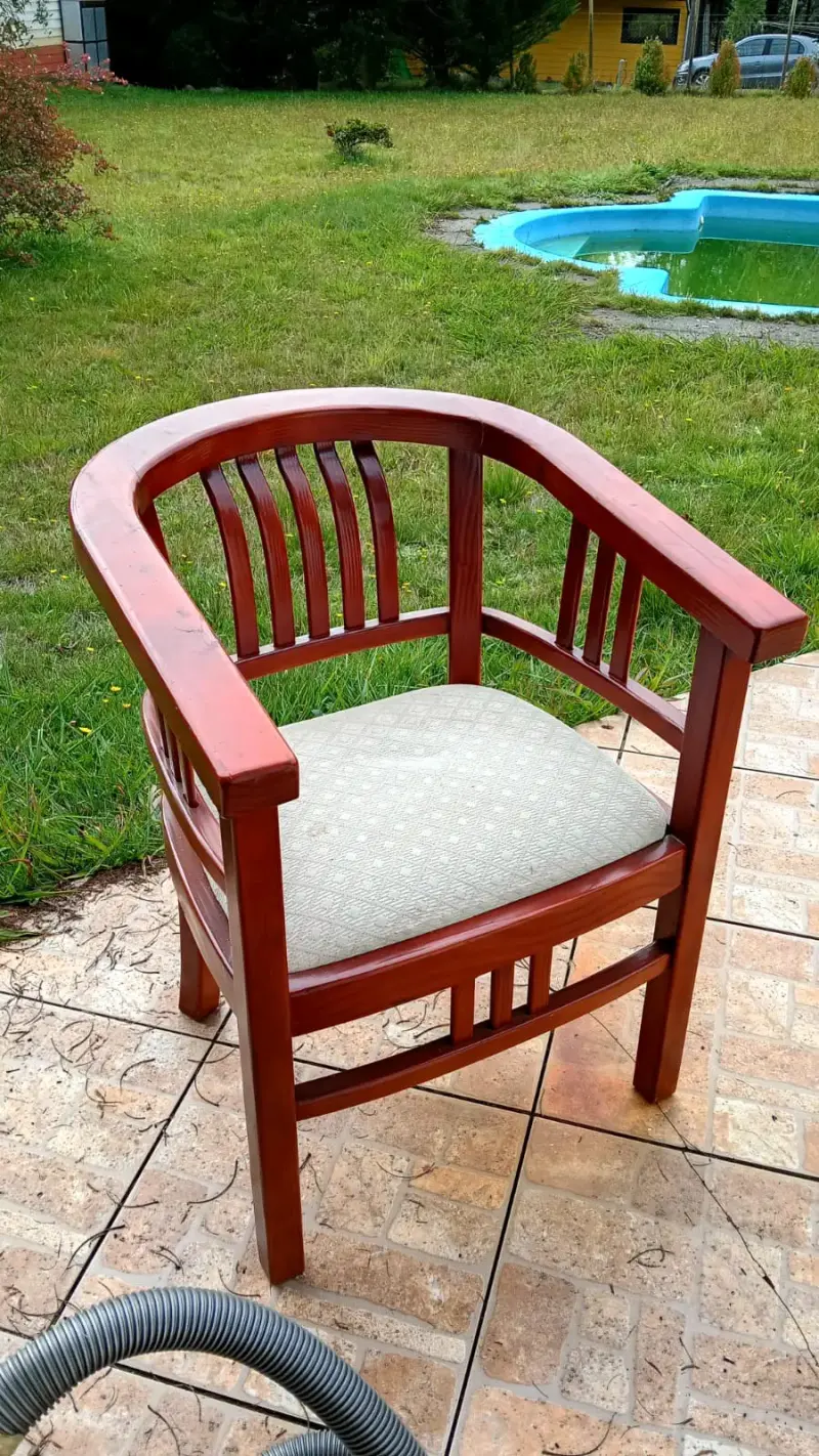 Silla de madera elegante - 1