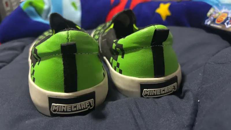 Zapatillas Minecraft negras y verdes - 2