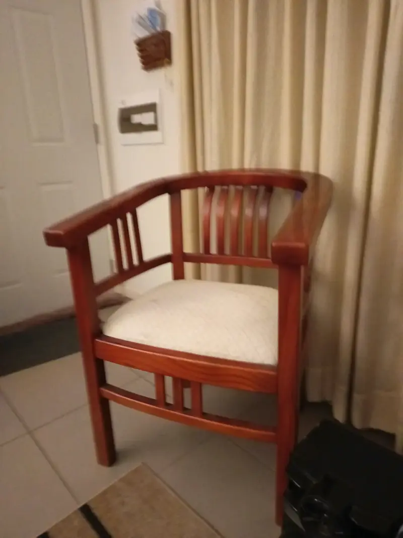 Silla de madera elegante - 2