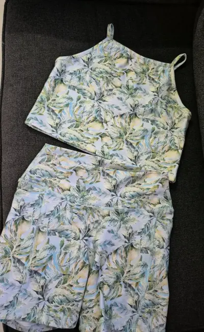Conjunto top y short estampado - miniatura 1