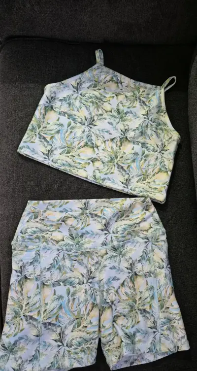 Conjunto top y short estampado - miniatura 2