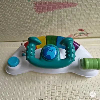 Juguete musical con luces - miniatura 3