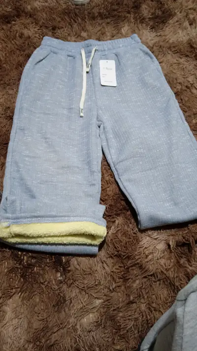 Pantalones beige de algodón nuevos - miniatura 2