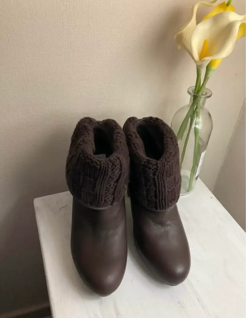 Botines marrones con cuello tejido - 1