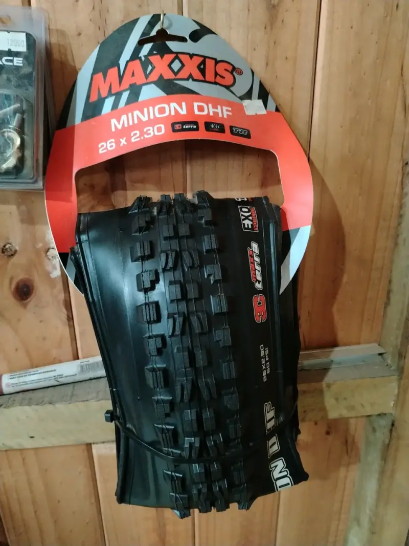 Neumático Maxxis Minion DHF 26x2.30