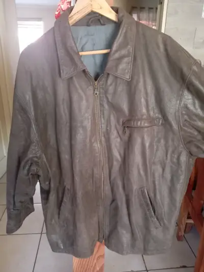Chaqueta de cuero marrón - miniatura 2