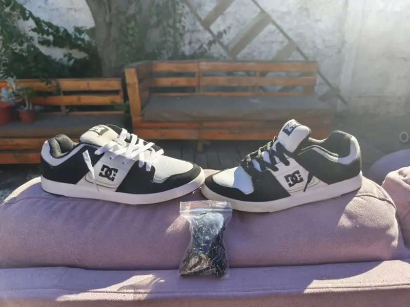 Zapatillas DC cure blancas y negras - 3