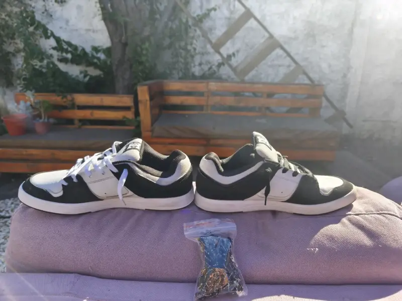 Zapatillas DC cure blancas y negras - 4