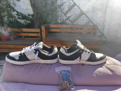 Zapatillas DC cure blancas y negras - miniatura 4