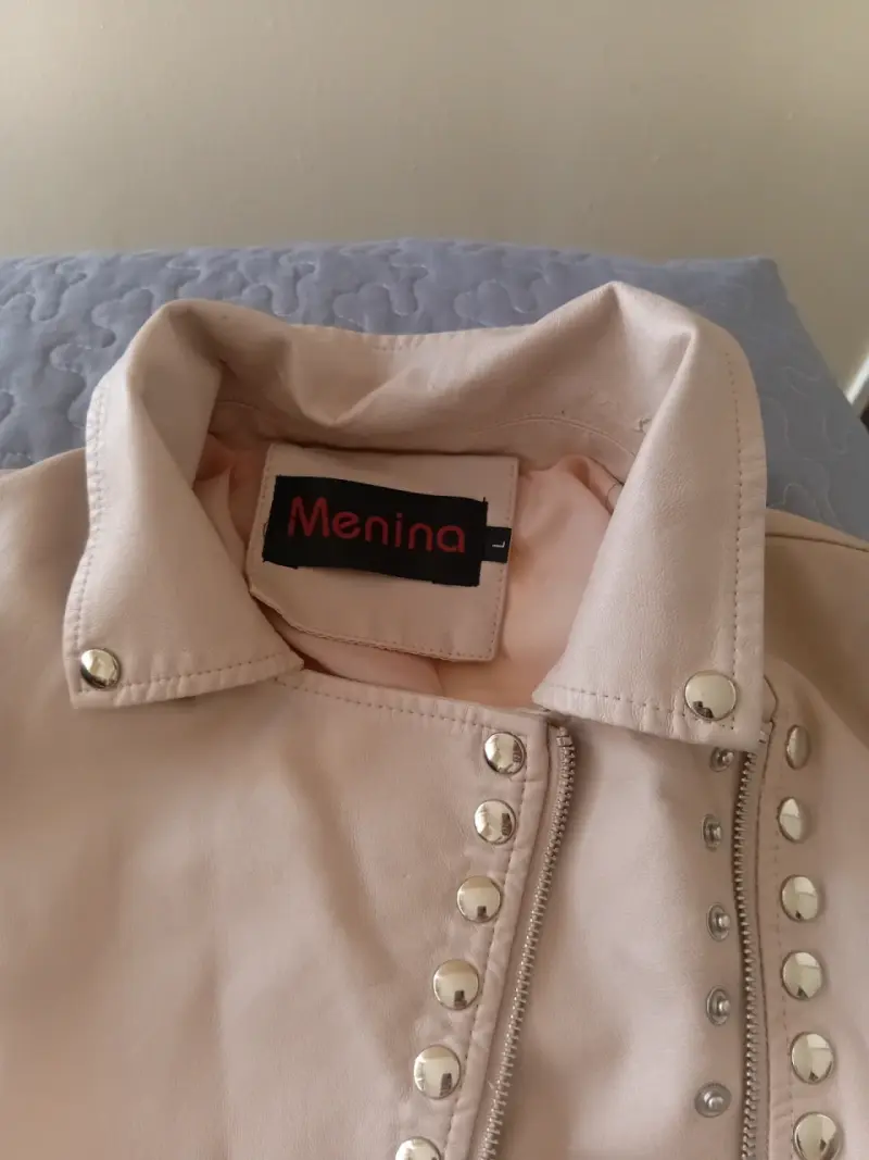Chaqueta beige con tachas - 4