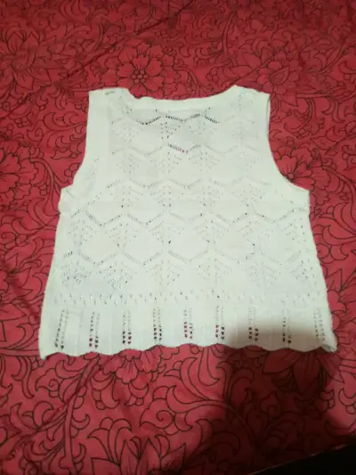 Chaleco tejido beige nuevo - miniatura 2