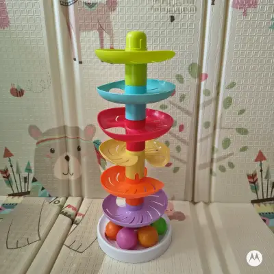 Espiral torre de pelotas multicolor - miniatura 1