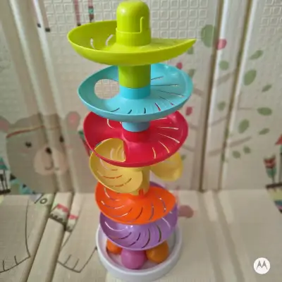 Espiral torre de pelotas multicolor - miniatura 2