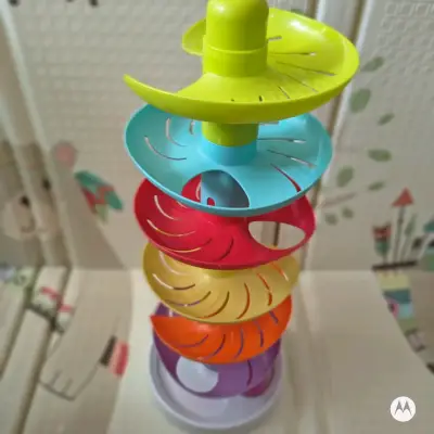 Espiral torre de pelotas multicolor - miniatura 4