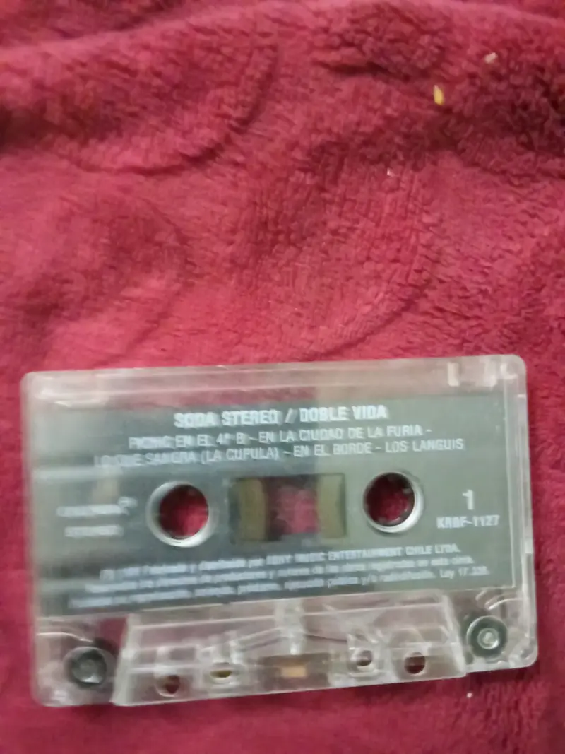 Cassette Miguel Bosé original y un regalo de soda - 5