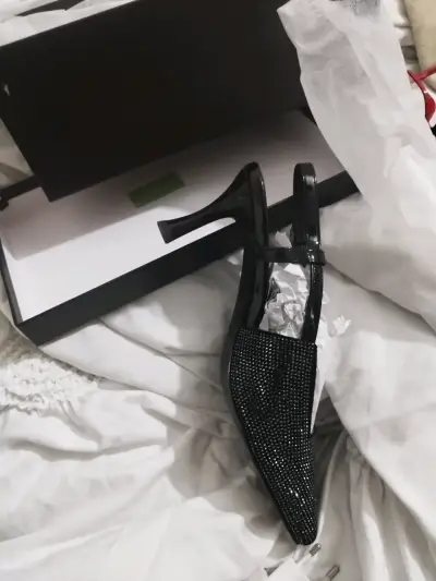 Zapatos de taco alto negros brillantes - miniatura 1