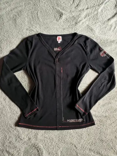 Polera negra vintage - miniatura 1