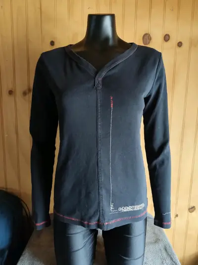 Polera negra vintage - miniatura 2