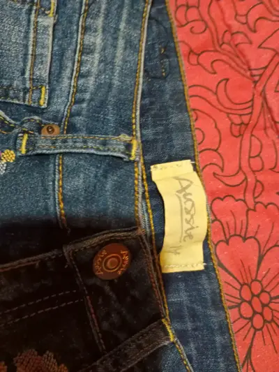 Shorts de mezclilla con bordado - miniatura 3