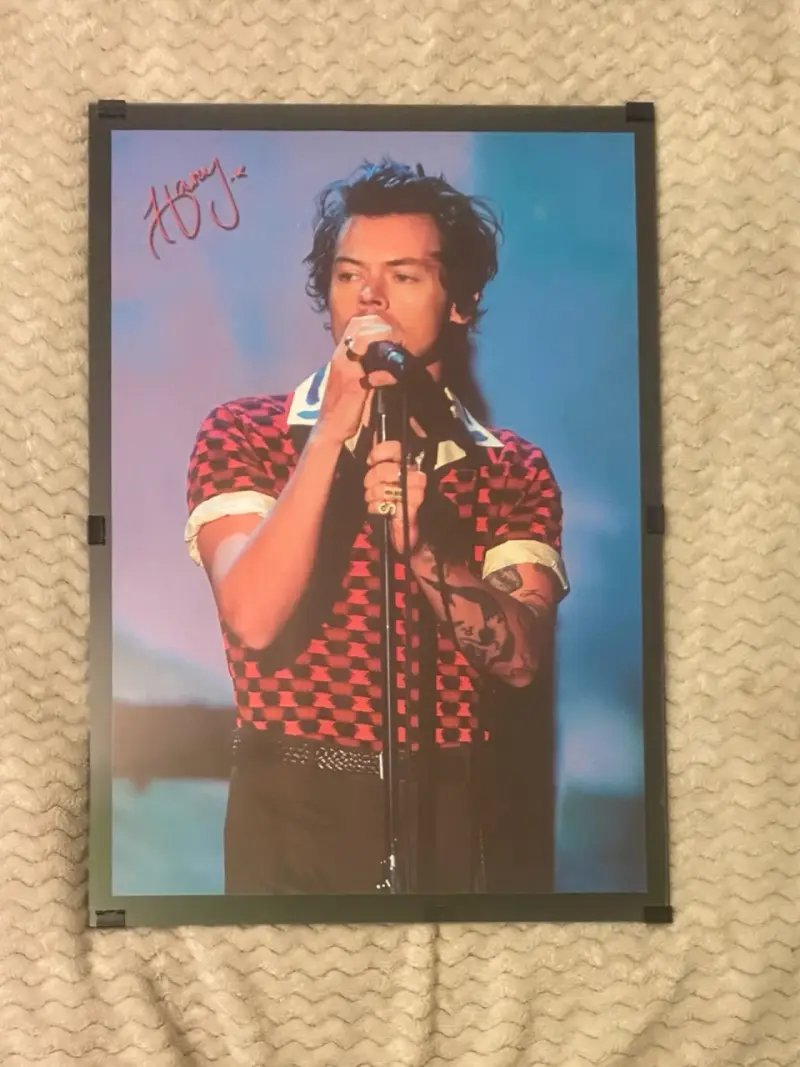 Póster enmarcado de Harry Styles - 2