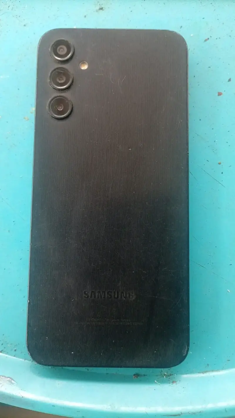 Smartphone Samsung en buen estado - 5