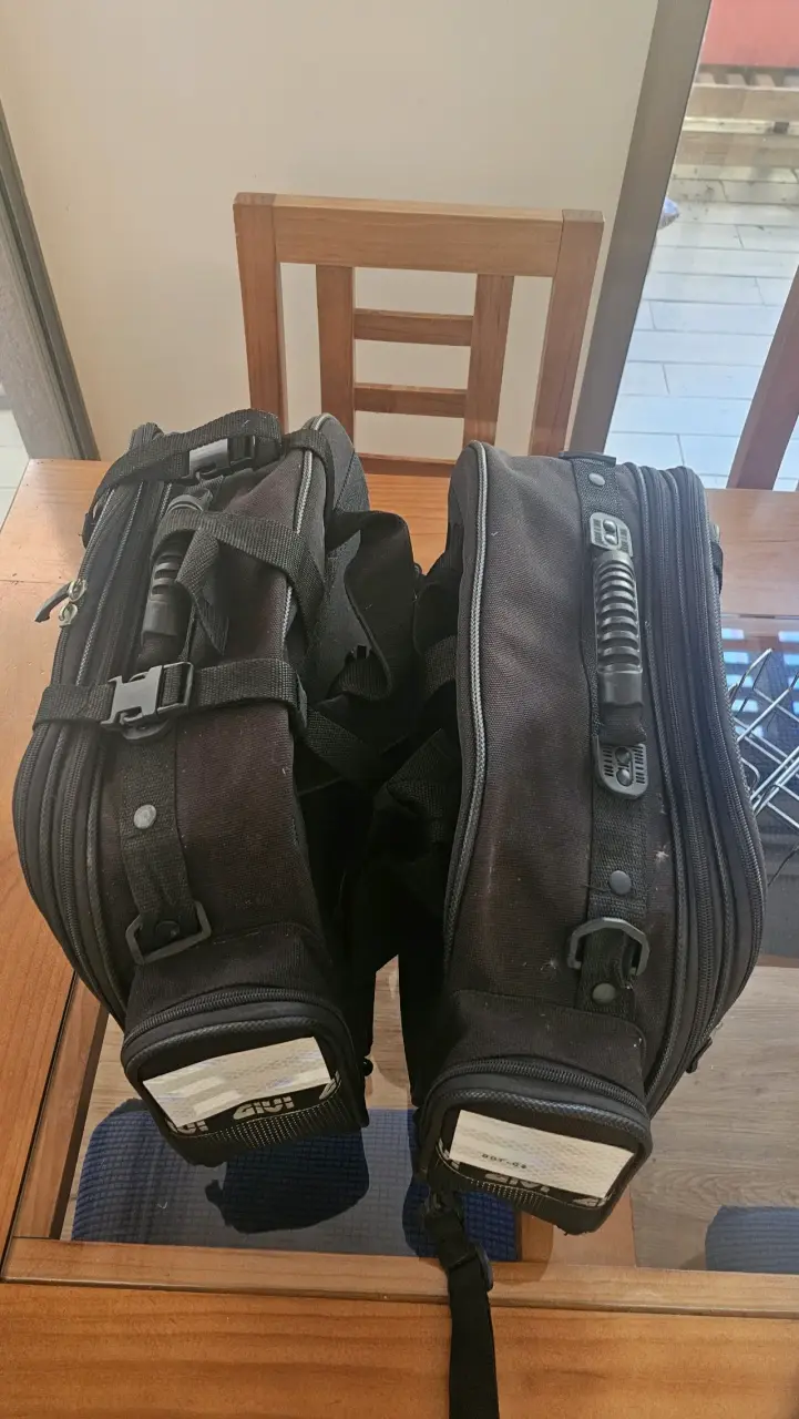 Maleta Givi Voyager Negra - 2