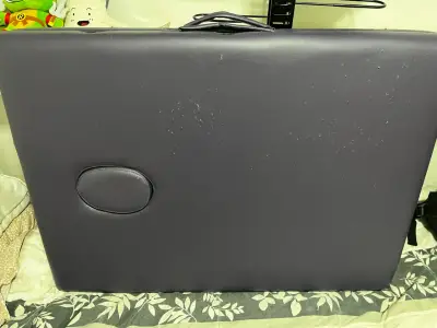 Mesa de masaje portátil morada - miniatura 1
