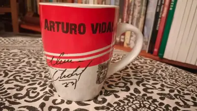 Tazón autografiado Arturo Vidal - miniatura 1
