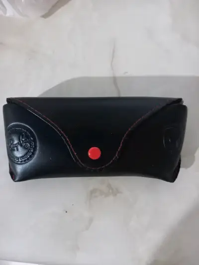 Estuche negro de gafas Ray-Ban - miniatura 1