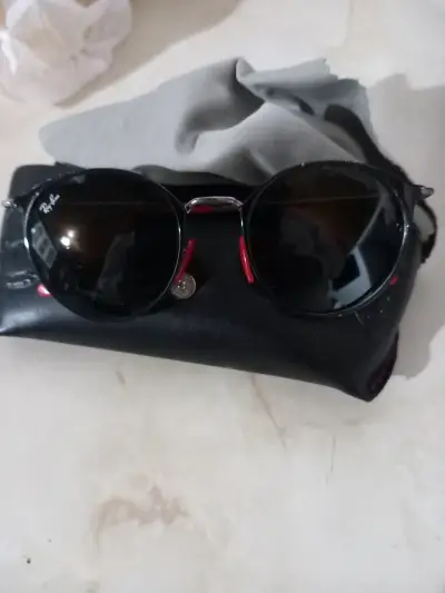 Estuche negro de gafas Ray-Ban - miniatura 3